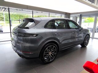2026 Porsche Cayenne III Рестайлинг, серый, 21290000 рублей, вид 5