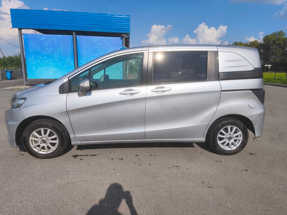 2014 Honda Freed Spike I Рестайлинг 2, серебристый, 1150000 рублей - вид 6