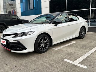 2022 Toyota Camry VIII (XV70) Рестайлинг, белый, 3199000 рублей, вид 1