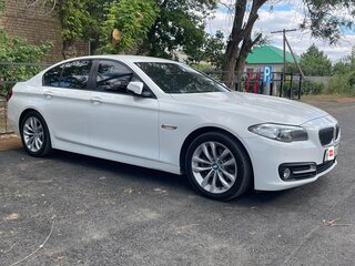 2013 BMW 5 серии 528i xDrive VI (F10/F11/F07) Рестайлинг, белый, 2500000 рублей, вид 2