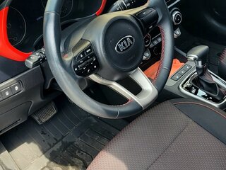 2021 Kia Rio X IV Рестайлинг, белый, 2100000 рублей, вид 4