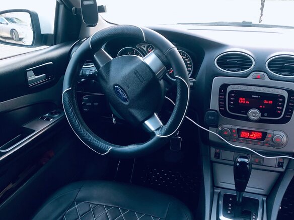 2010 Ford Focus II Рестайлинг, белый, 450000 рублей - вид 14