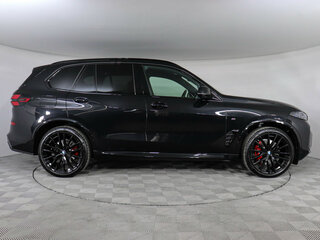 2026 BMW X5 40i IV (G05/G18) Рестайлинг, чёрный, 15435000 рублей, вид 4