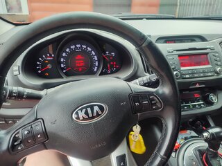 2013 Kia Sportage III, оранжевый, 1300000 рублей, вид 4