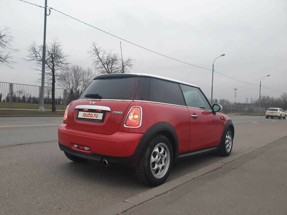 2013 Mini Hatch Cooper II (R56) Рестайлинг, красный - вид 11
