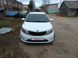 2013 Kia Rio 5-speed III, белый, 600000 рублей, вид 1
