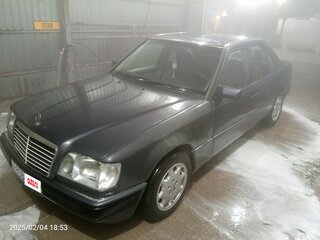 1993 Mercedes-Benz E-Класс 220 I (W124), серый, 680000 рублей, вид 3