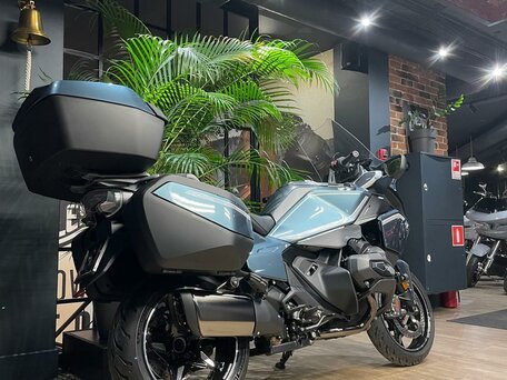 2025 BMW R 1300 RT, синий, 4150000 рублей, вид 4
