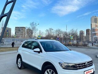 2017 Volkswagen Tiguan II, белый, 2500000 рублей, вид 1