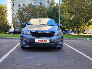 2015 Kia Rio III Рестайлинг, серый, 730000 рублей, вид 4