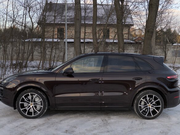 2018 Porsche Cayenne Turbo III, коричневый, 9000000 рублей - вид 3