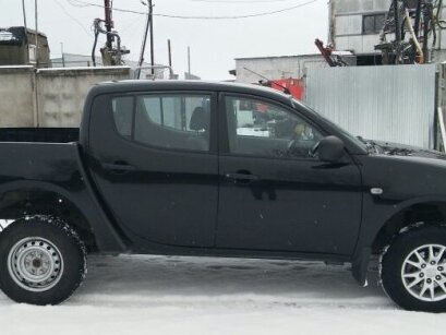 2013 Mitsubishi L200 IV, чёрный - вид 2