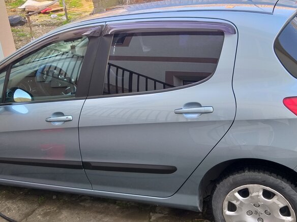 2011 Peugeot 308 I Рестайлинг, серый, 550000 рублей - вид 3