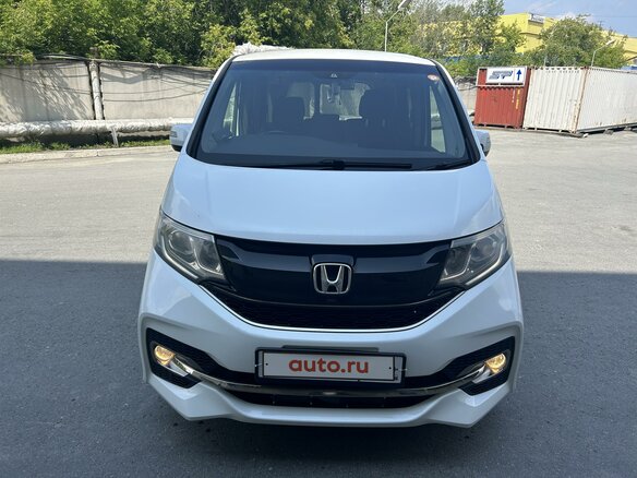 2015 Honda Stepwgn Spada V, белый, 2100000 рублей