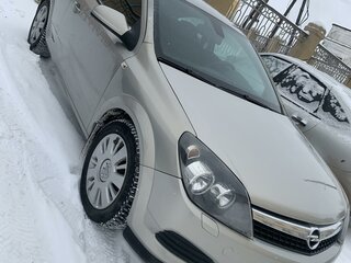 2010 Opel Astra GTC H Рестайлинг, бежевый, 670000 рублей, вид 2