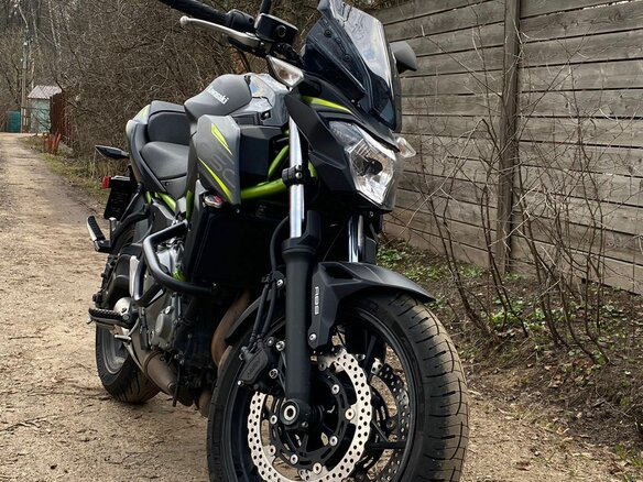 2019 Kawasaki Z 650, чёрный, 680000 рублей - вид 1