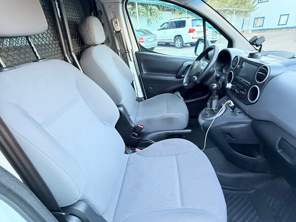 2013 Peugeot Partner, белый, 888000 рублей - вид 14