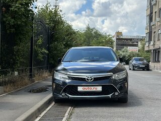 2017 Toyota Camry VII (XV50) Рестайлинг 2, серый, 2150000 рублей, вид 2