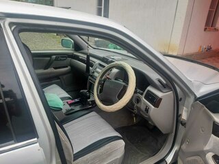 2001 Toyota Crown XI (S170), серебристый, 950000 рублей, вид 4