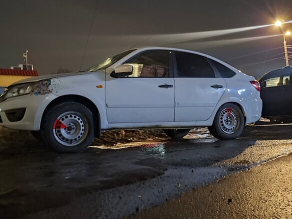 2015 Lada (ВАЗ) Granta I, белый, 350000 рублей - вид 4