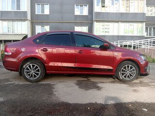 2014 Volkswagen Polo V, красный, 650000 рублей, вид 3