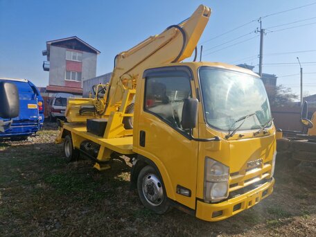 2010 Isuzu Колесные экскаваторы, жёлтый, 4600000 рублей, вид 1