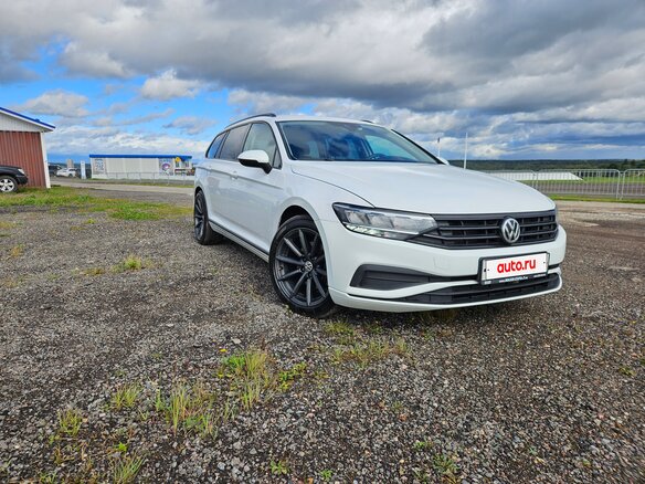 2020 Volkswagen Passat B8 Рестайлинг, белый - вид 2