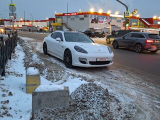 2011 Porsche Panamera 4S I, белый, 2700000 рублей, вид 4