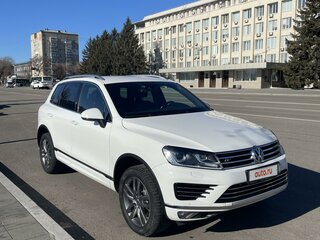 2017 Volkswagen Touareg II Рестайлинг, белый, 3700000 рублей, вид 1