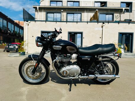 2017 Triumph Bonneville T100, чёрный, 820000 рублей, вид 2