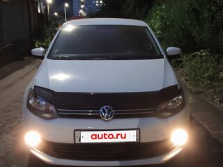 2015 Volkswagen Polo V Рестайлинг, белый, 808000 рублей, вид 2