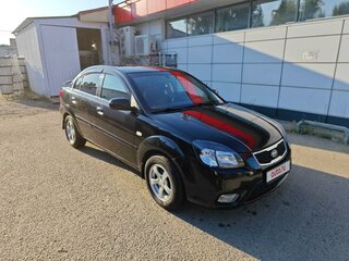 2009 Kia Rio II Рестайлинг, чёрный, 500000 рублей, вид 1
