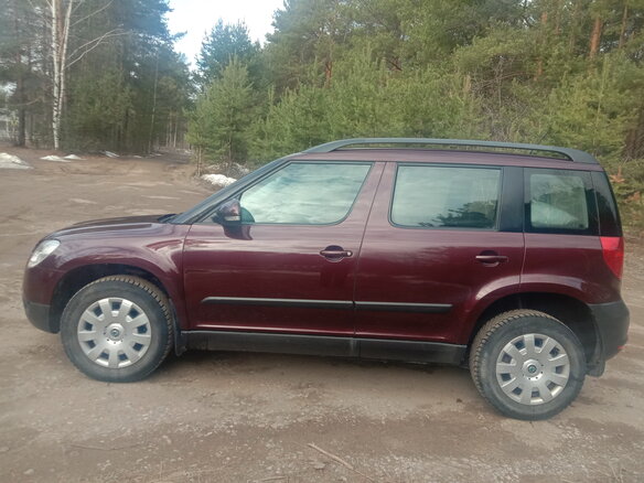 2012 Skoda Yeti I, фиолетовый, 850000 рублей - вид 3