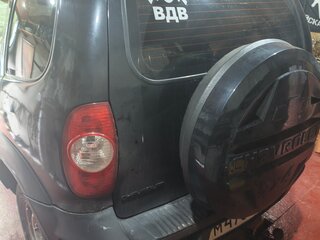 2011 Chevrolet Niva I Рестайлинг, чёрный, 280000 рублей, вид 3