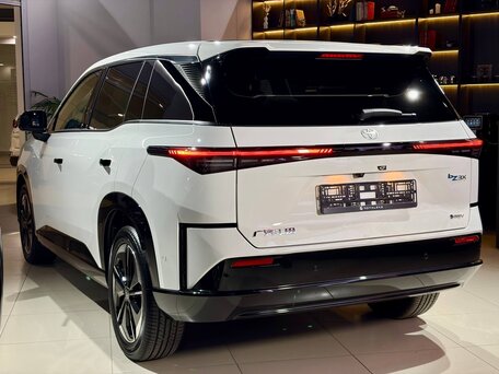 2026 Toyota bZ3X 58.3 kWh, белый, 2940000 рублей, вид 5