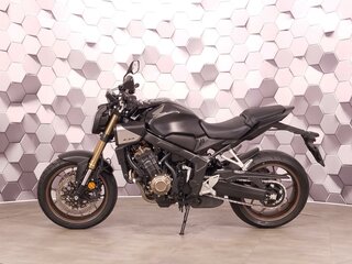 2025 Honda CB 650R, чёрный, 1177000 рублей, вид 4