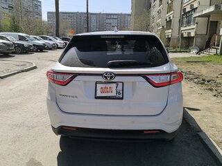 2018 Toyota Harrier III (XU60) Рестайлинг, белый, 3200000 рублей, вид 4
