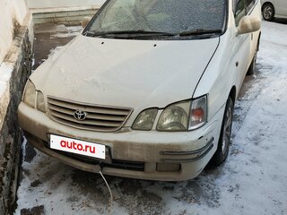 2002 Toyota Gaia, белый, 650000 рублей, вид 2