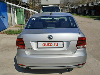 2017 Volkswagen Polo V Рестайлинг, серебристый, 1700000 рублей, вид 4