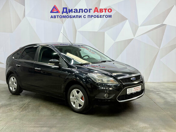 2010 Ford Focus II Рестайлинг, чёрный - вид 2