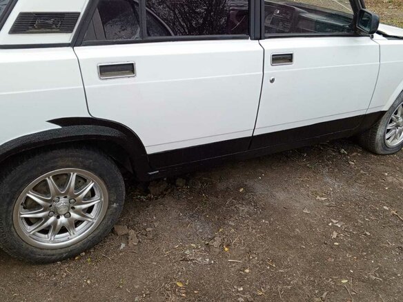 1997 Lada (ВАЗ) 2107, белый, 200000 рублей - вид 3