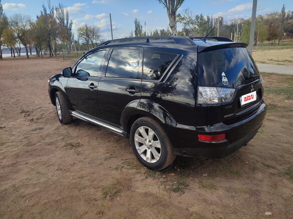 2012 Mitsubishi Outlander II Рестайлинг, чёрный, 1400000 рублей - вид 5