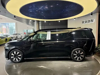 2026 Volvo EM90, чёрный, 10980099 рублей, вид 4