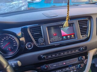 2017 Kia Carnival III, серый, 2900000 рублей, вид 5
