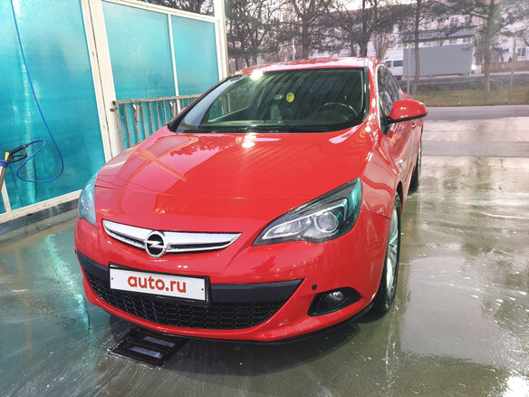 2011 Opel Astra GTC J Рестайлинг, красный