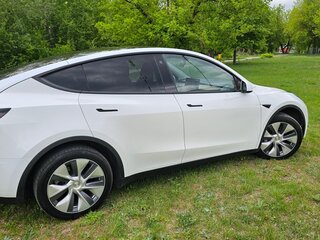 2023 Tesla Model Y Long Range I, белый, 2800000 рублей, вид 2