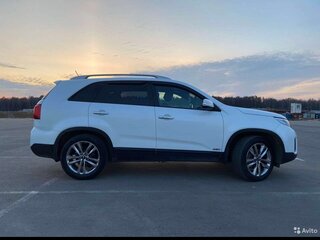 2014 Kia Sorento II Рестайлинг, белый, 1740000 рублей, вид 3