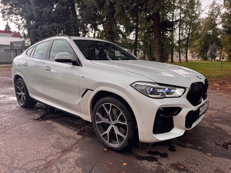 2022 BMW X6 30d III (G06), белый, 8300000 рублей, вид 1