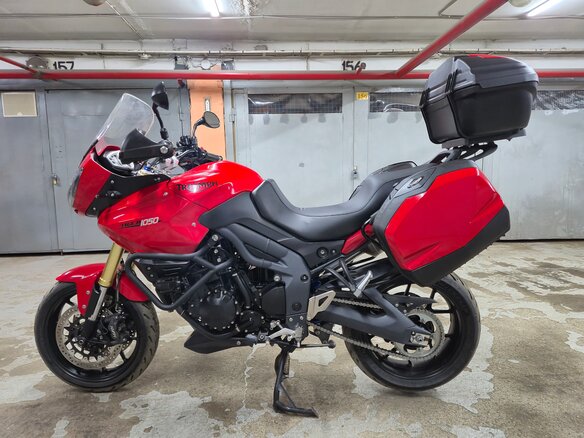 2012 Triumph Tiger 1050, красный - вид 6