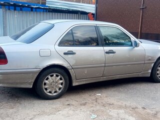 1998 Mercedes-Benz C-Класс 180 I (W202) Рестайлинг, серебристый, 310000 рублей, вид 3